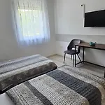 Lila Fuege Vendeghaz Apartment Balatonfured