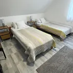 Lila Fuege Vendeghaz * Balatonfured