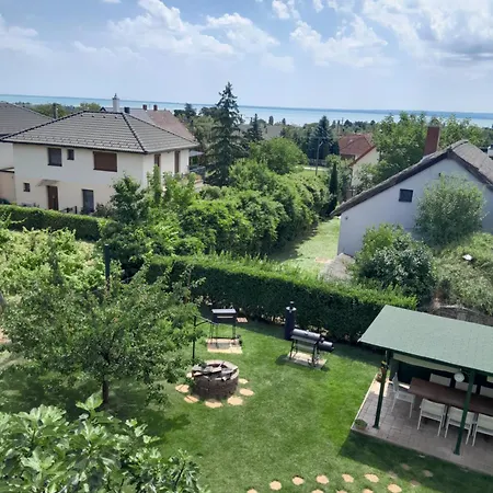 Lila Fuege Vendeghaz Balatonfured