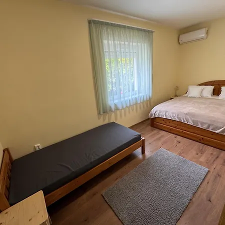 Apartment Lila Fuege Vendeghaz
