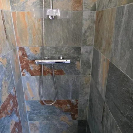 Lila Fuege Vendeghaz Apartment *