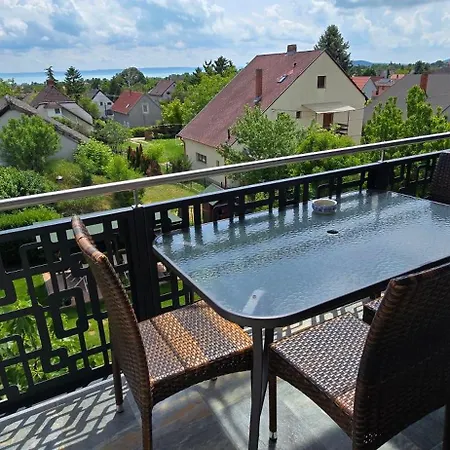 Lila Fuege Vendeghaz Apartment Balatonfured
